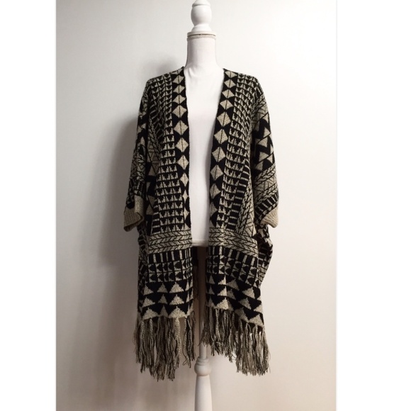 NWT Max Sport Geometric Knit Poncho Cape Fringe Open Front S/M Black Beige $250 - Picture 3 of 12